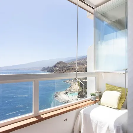 Home2book Breathtaking Ocean Views Apt, דירה
