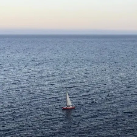 Home2book Breathtaking Ocean Views Apt,
